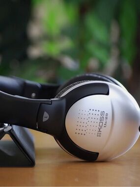 UR29 Over-Ear Headphones - Silver